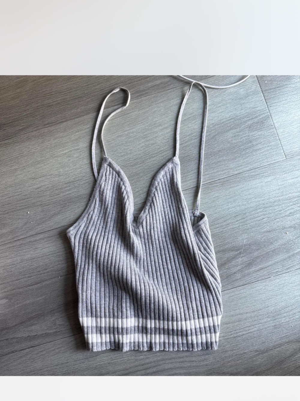 Forever 21 Light Gray Ribbed V-Neck Spaghetti Strap Crop Top